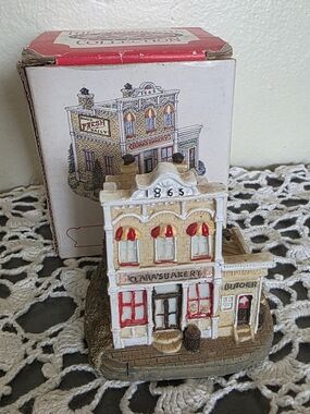 Liberty Falls Miniature Village AH00 Clara's Bakery